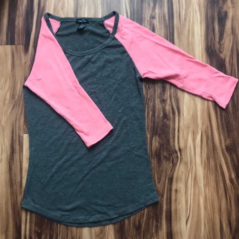 3/4 sleeve grey T-shirt